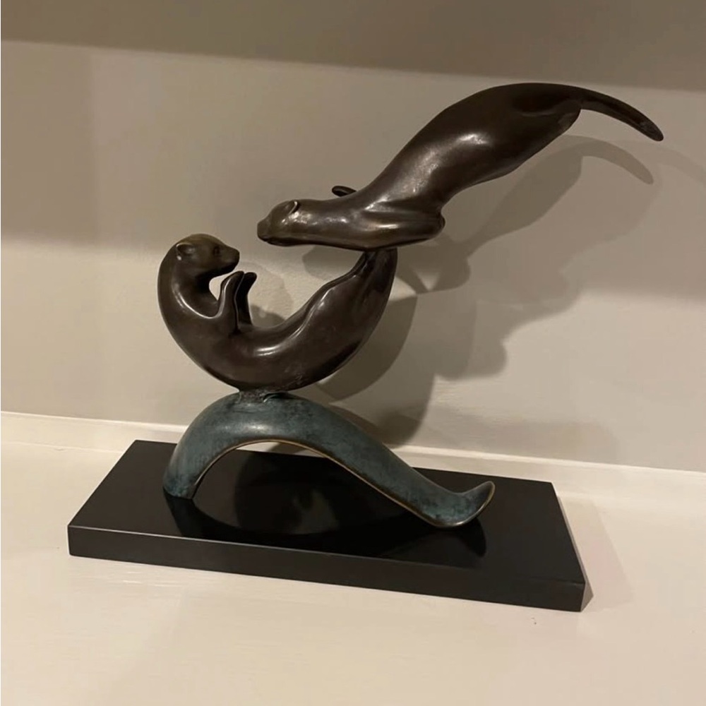 SPI GALLERY BALANCING ACT OTTERS Brass & Marble 80185